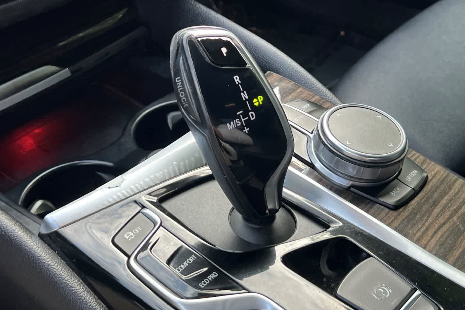 Used 2018 BMW 530e w/ Premium Package 2 RWD image 26