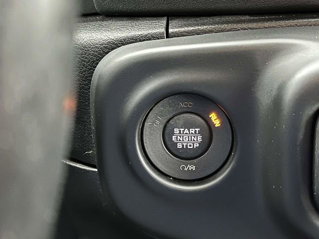 Used 2018 Jeep Wrangler Unlimited Sahara image 32