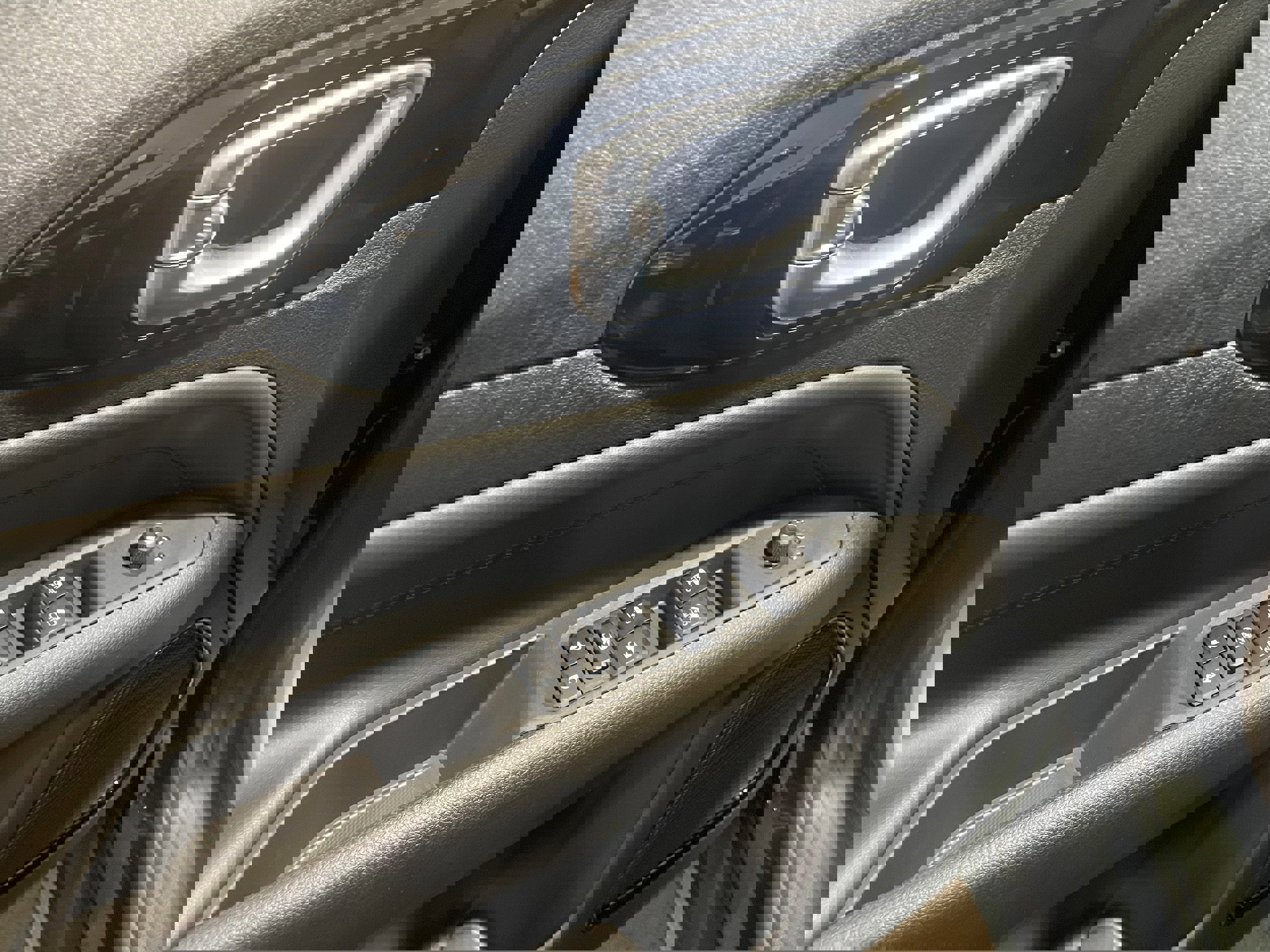 New 2026 Jeep Compass Latitude image 9