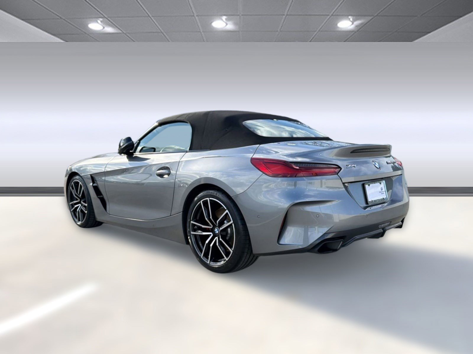 Certified 2023 BMW Z4 M40i w/ Premium Package image 3