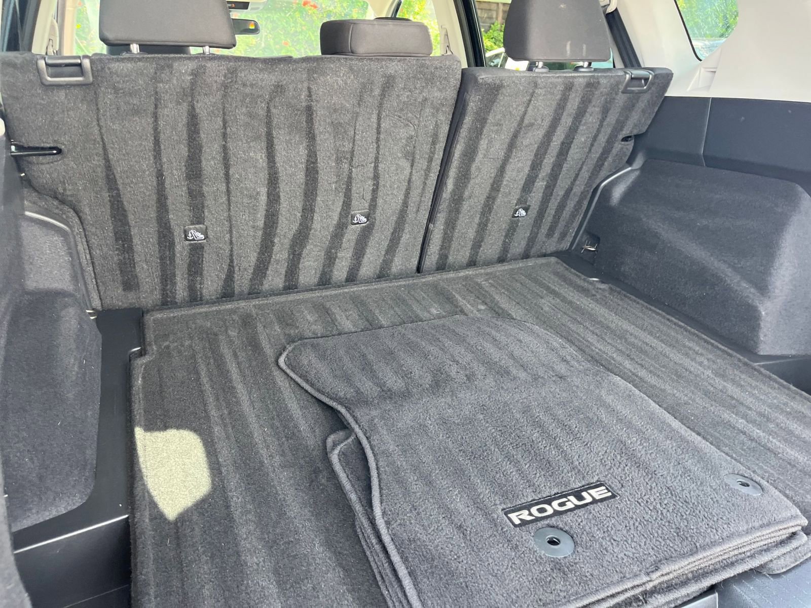 Used 2025 Nissan Rogue SV FWD image 33