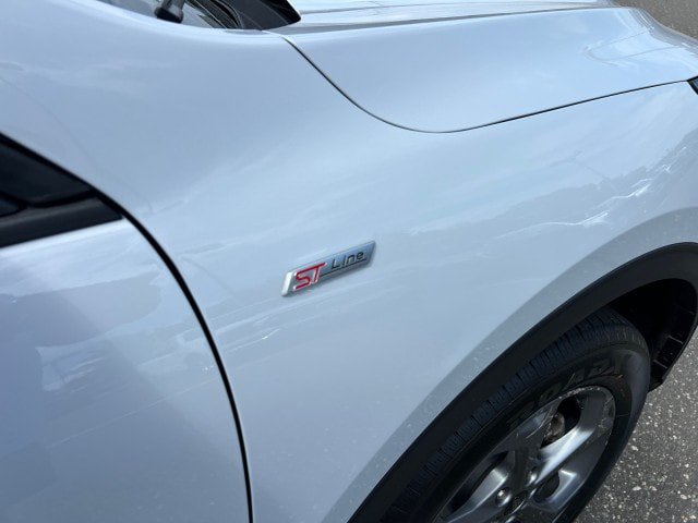 Certified 2025 Ford Escape ST-Line Select AWD/4WD image 36