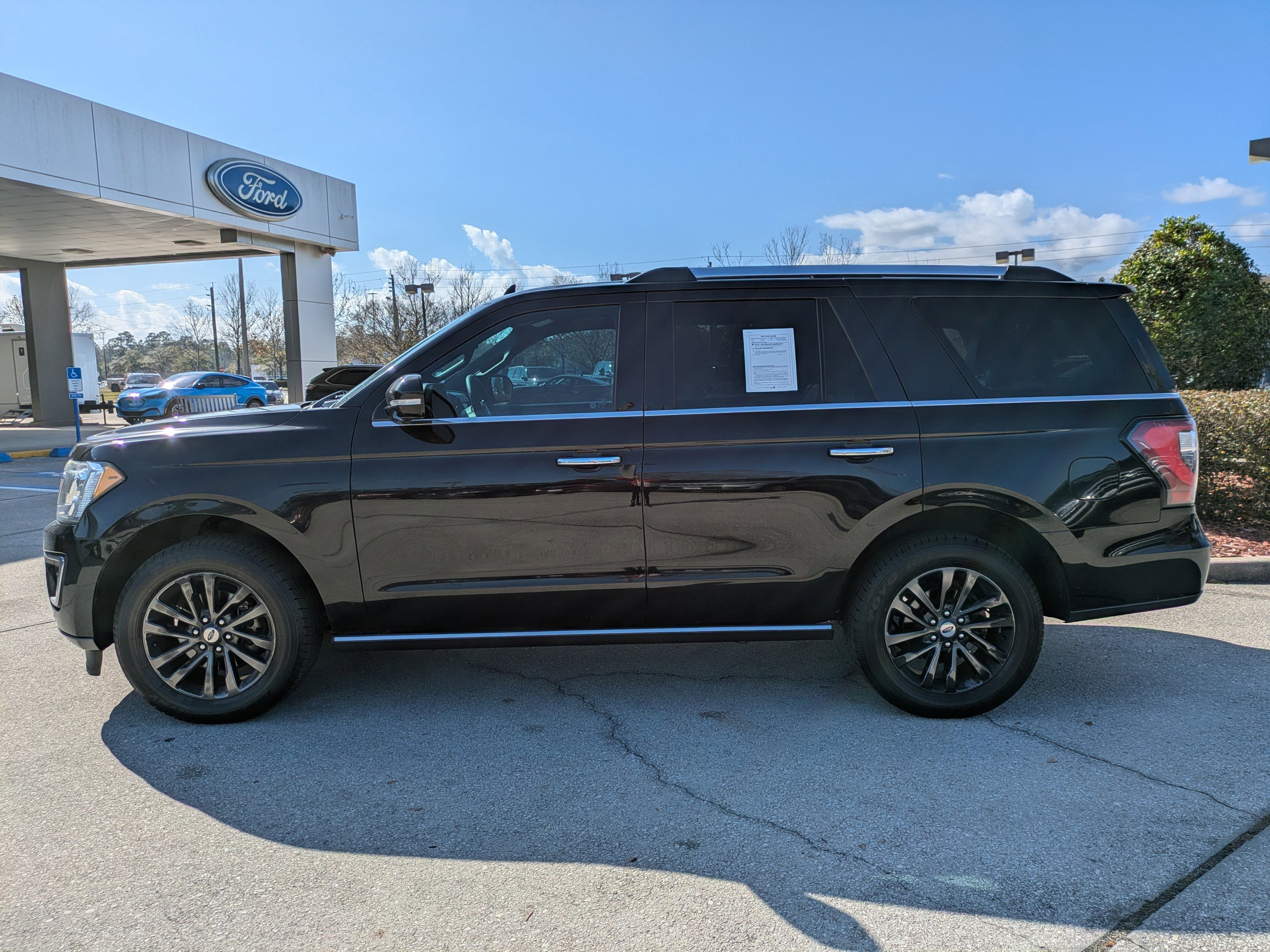 Used 2020 Ford Expedition Limited image 7