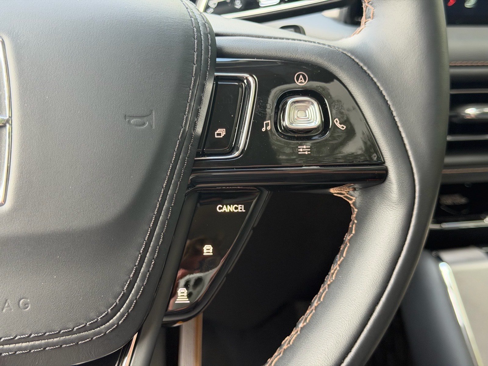 New 2026 Lincoln Aviator AWD image 30