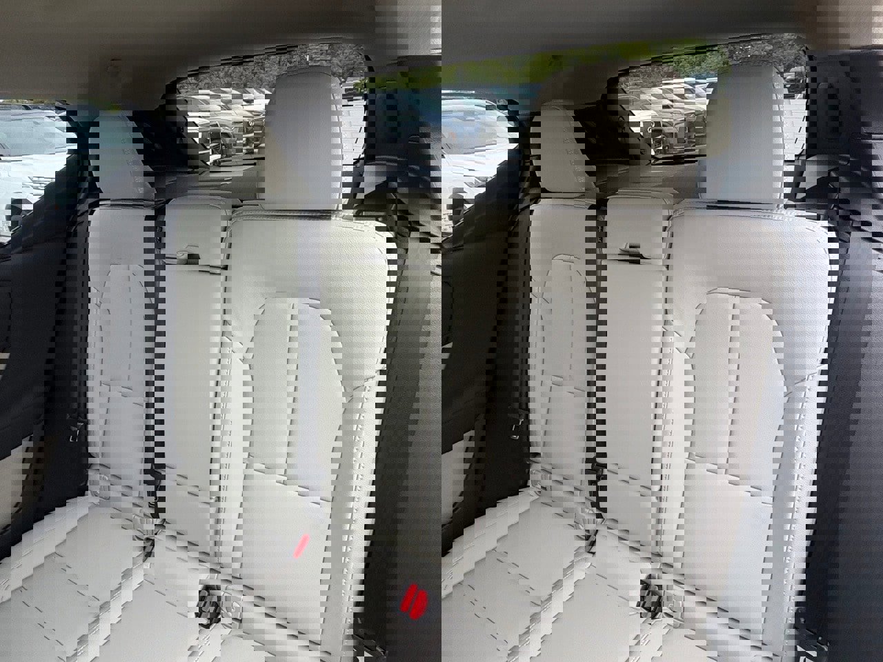 New 2026 Volvo XC40 B5 Plus w/ Protection Package Premier image 24