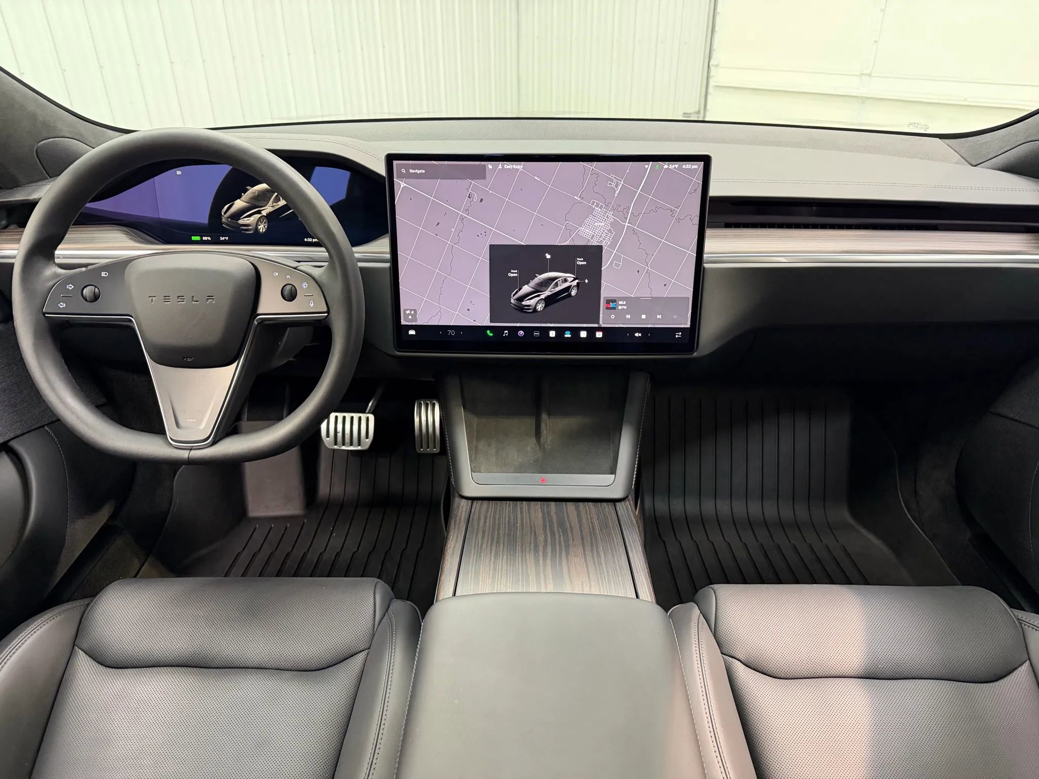 Used 2025 Tesla Model S image 13