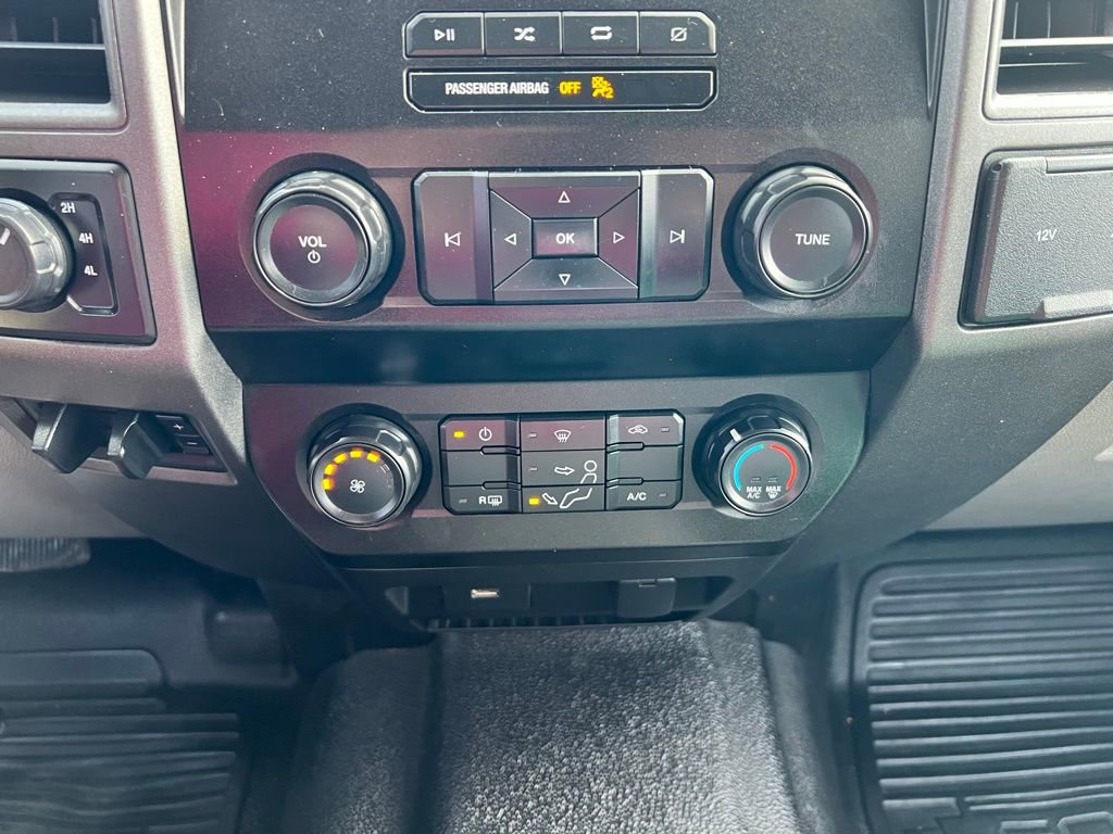 Used 2020 Ford F350 XL w/ Power Equipment Group image 28