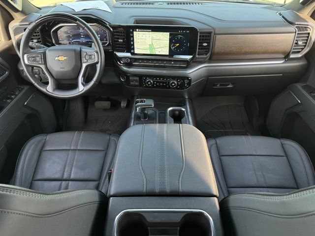 Used 2025 Chevrolet Silverado 1500 High Country AWD/4WD image 11