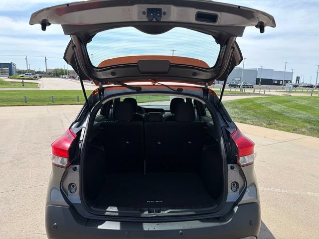 Used 2020 Nissan Kicks SR FWD image 13