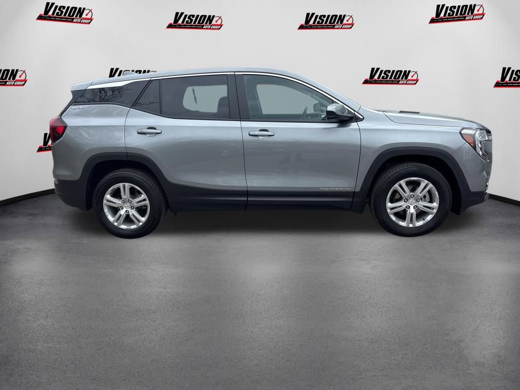 Used 2024 GMC Terrain SLE AWD/4WD image 4