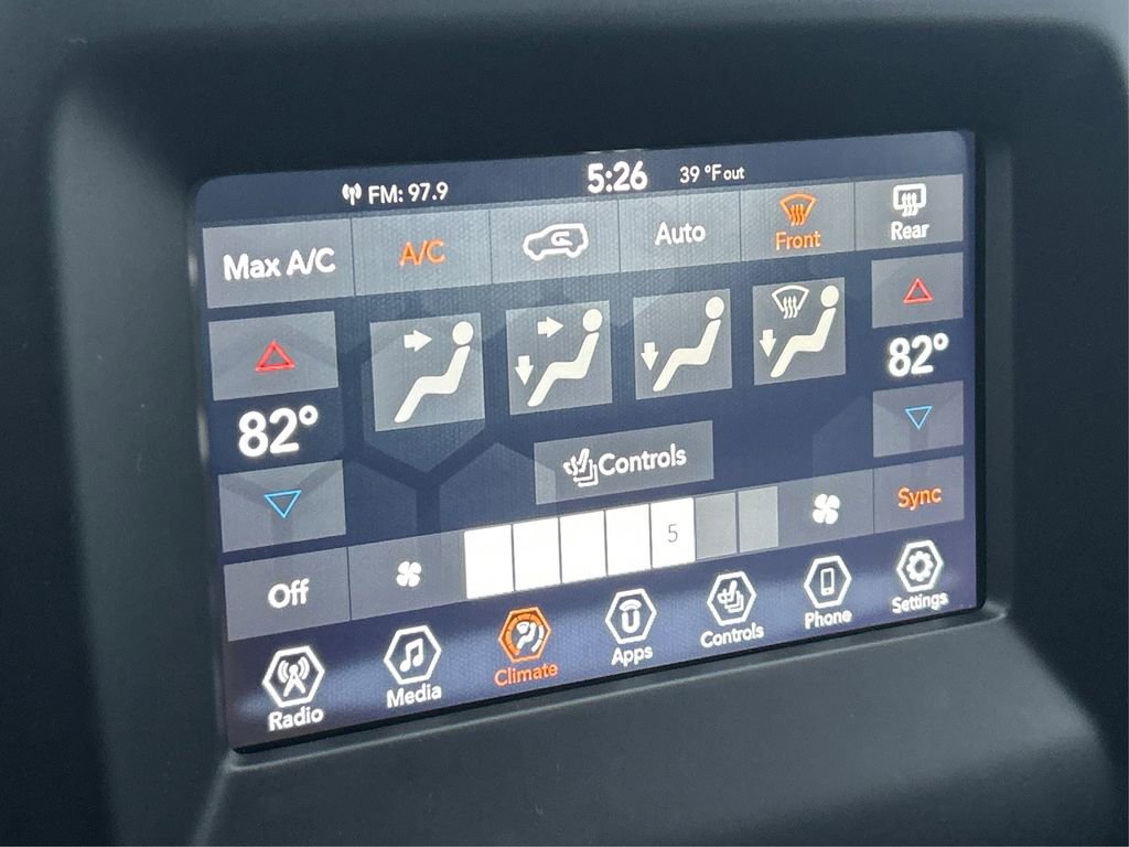 Used 2020 Jeep Compass Latitude w/ Cold Weather Group image 29