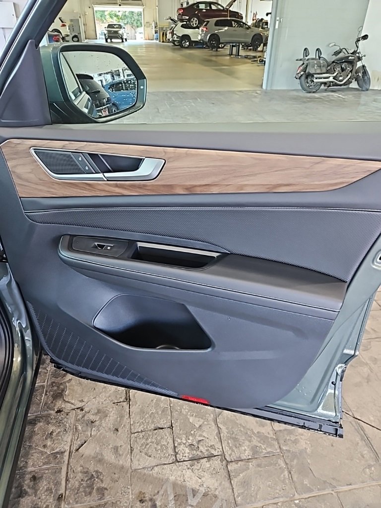 New 2026 Volkswagen Atlas SE image 11