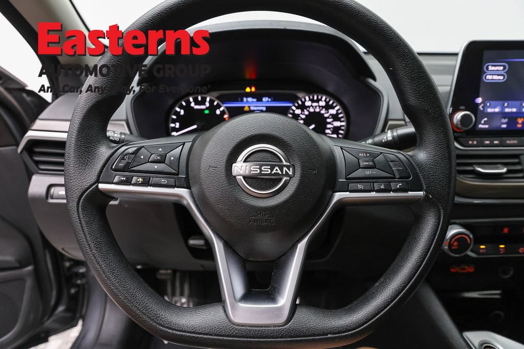 Used 2024 Nissan Altima 2.5 SV FWD image 10