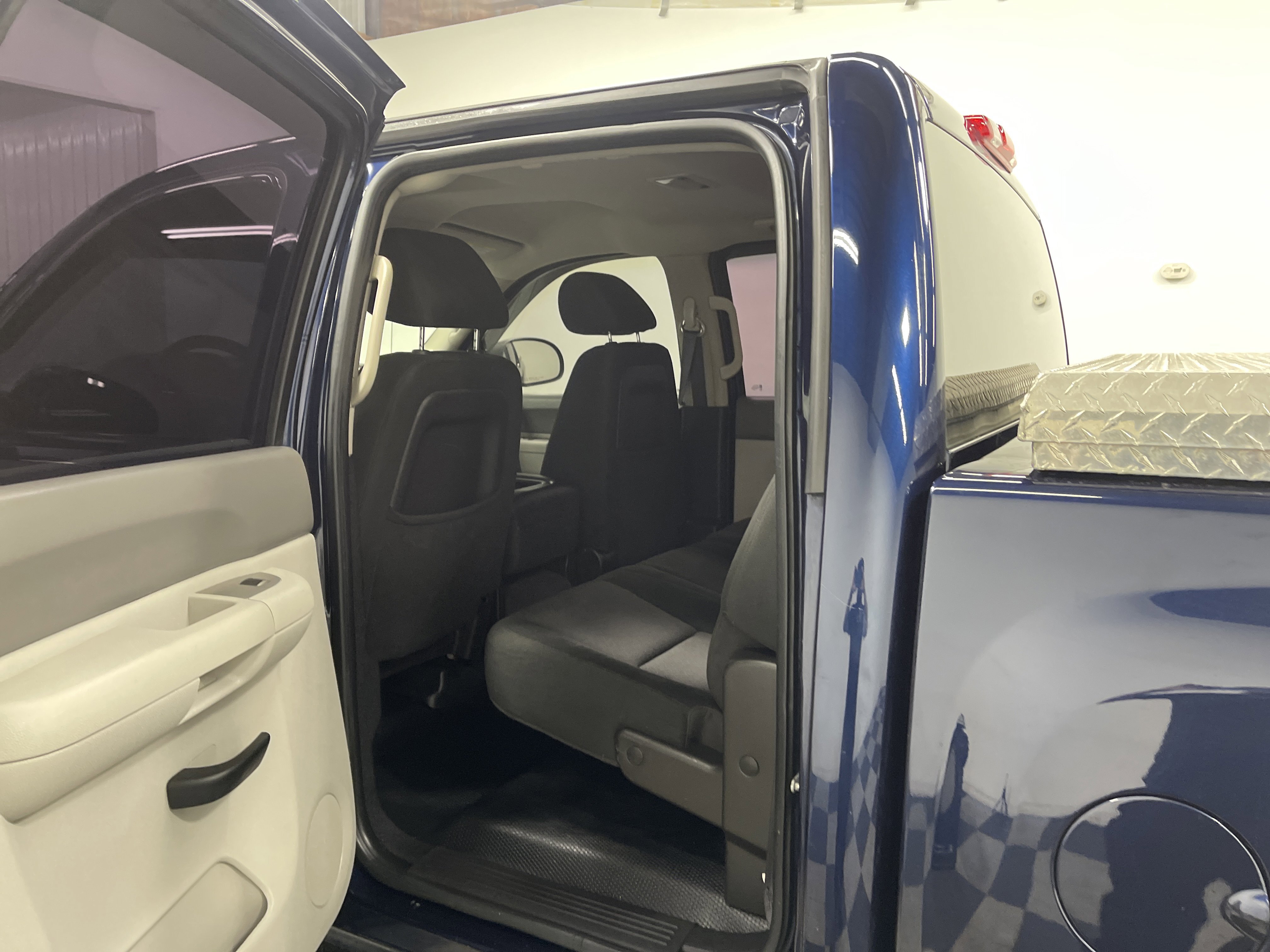 Used 2011 Chevrolet Silverado 1500 W/T RWD image 13