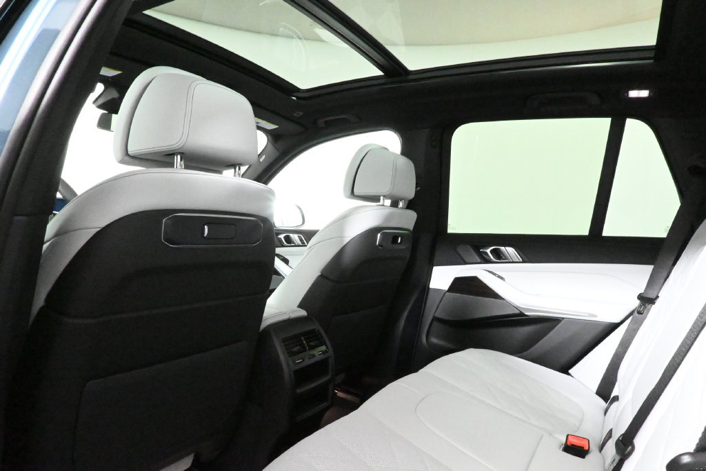 Used 2026 BMW X5 xDrive40i AWD/4WD image 34
