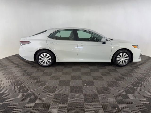 Used 2023 Toyota Camry LE image 6