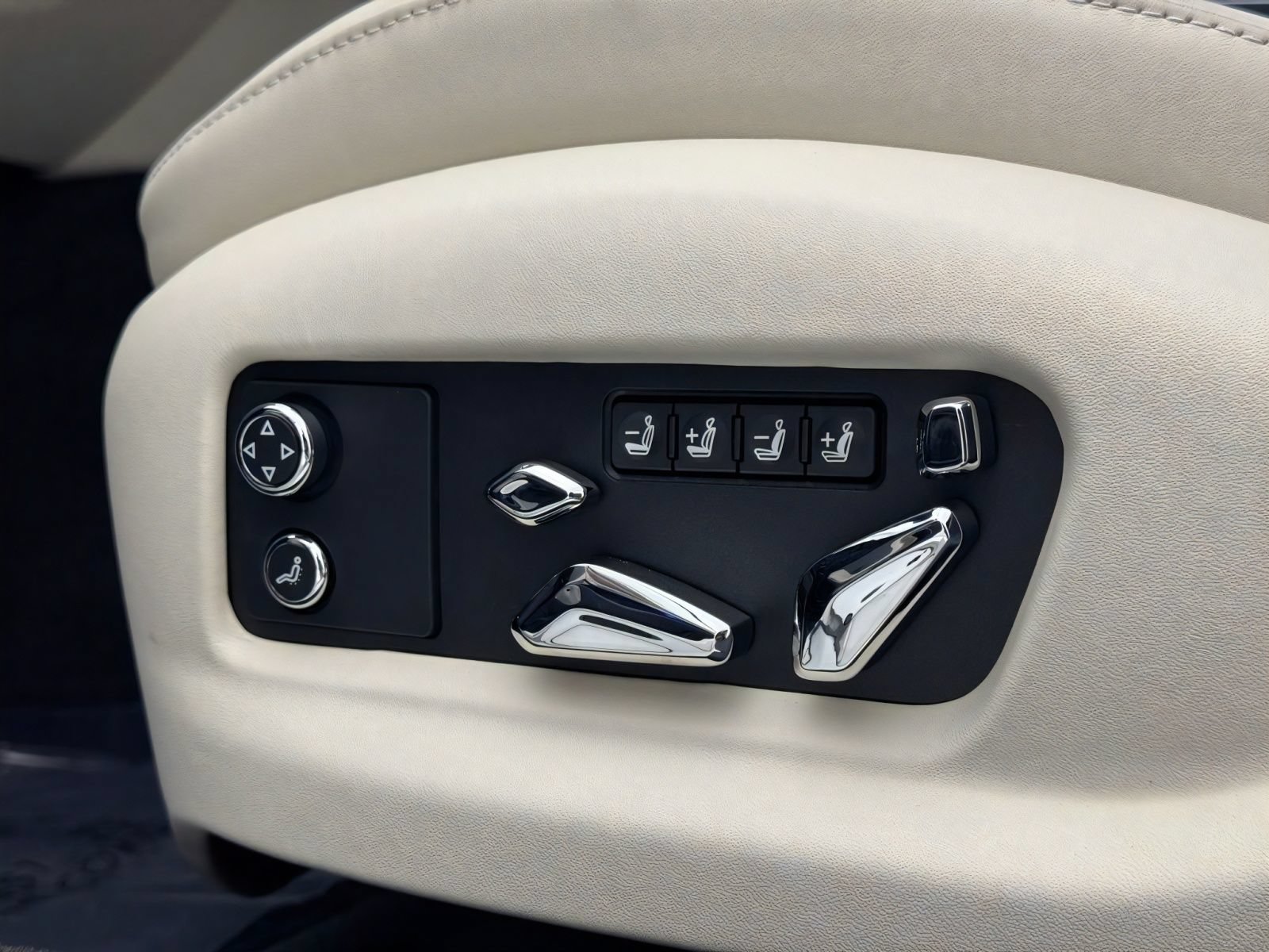 New 2026 Bentley Flying Spur Plug-In Hybrid AWD/4WD image 11