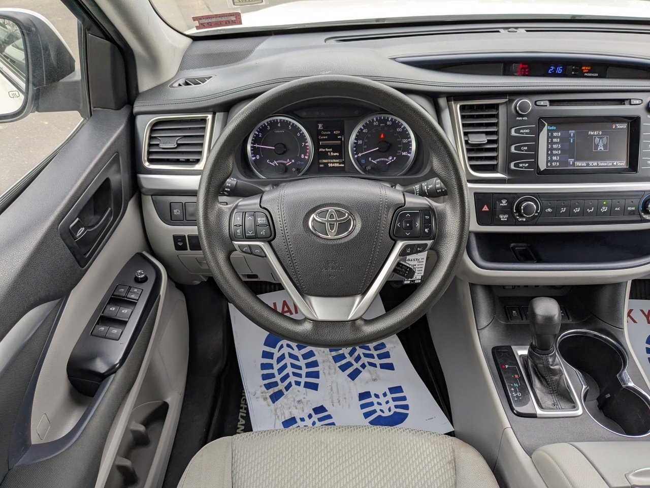 Used 2019 Toyota Highlander LE image 18