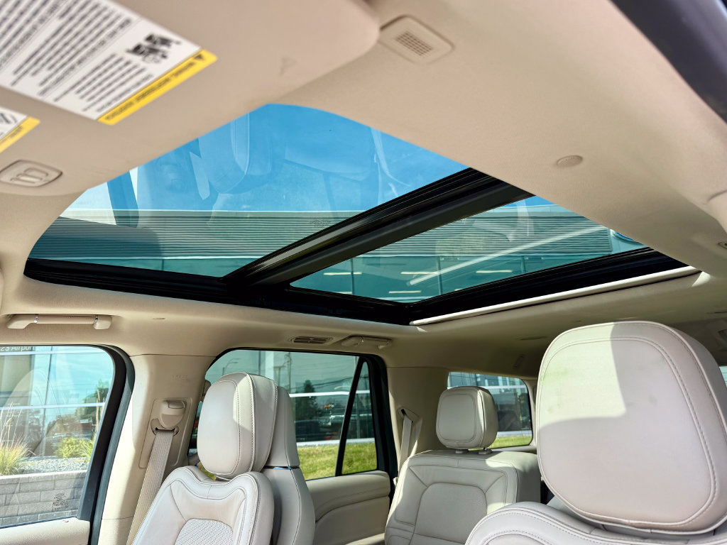 Used 2019 Lincoln Navigator Reserve AWD/4WD image 32