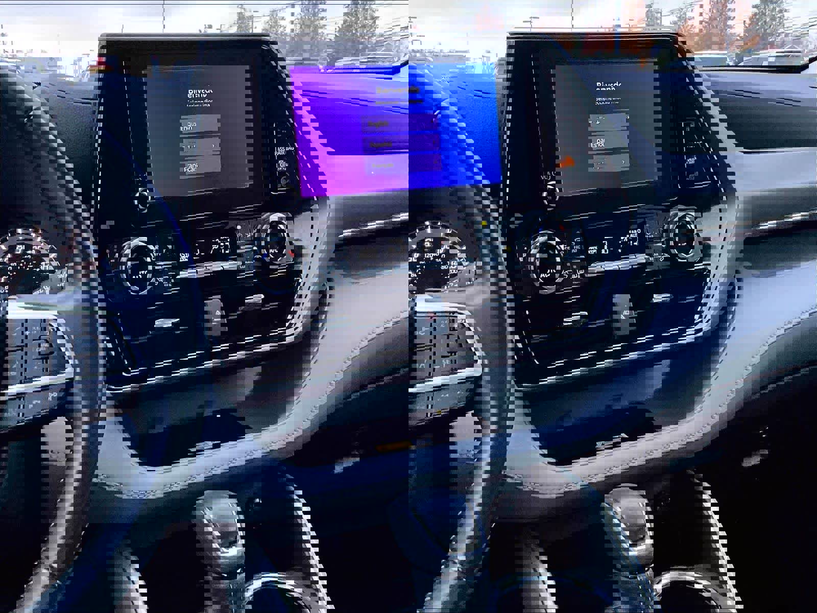 Used 2023 Toyota Highlander XLE image 19