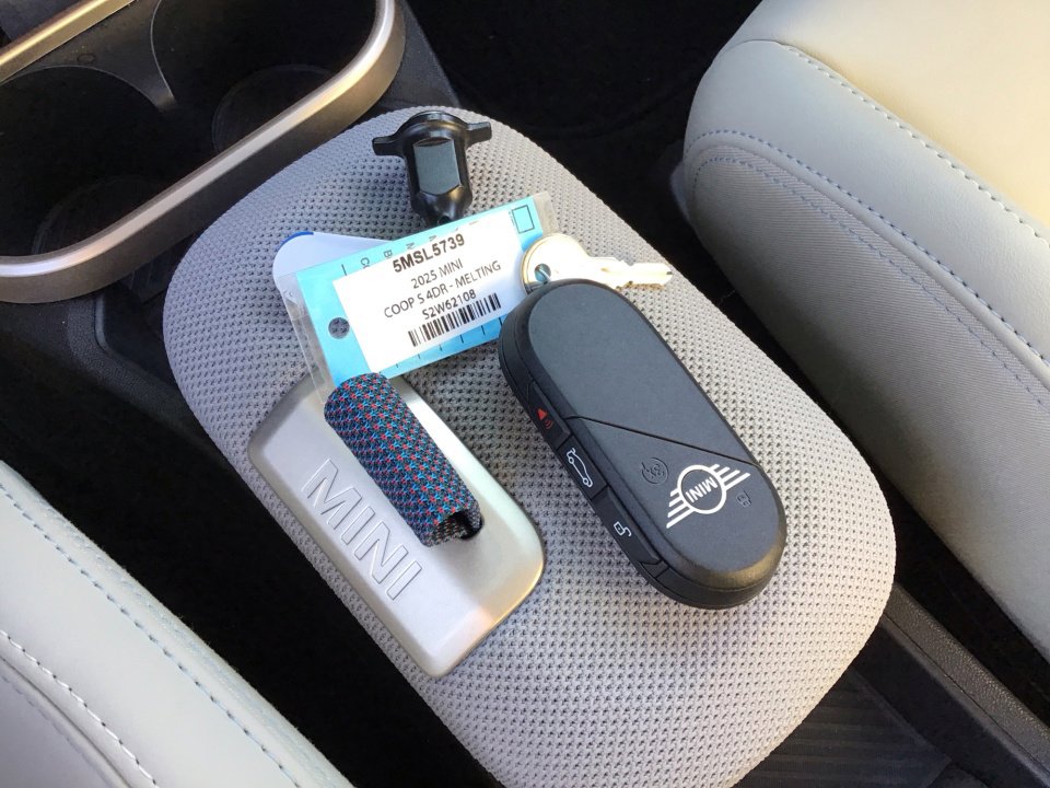 Certified 2025 MINI Cooper S image 34