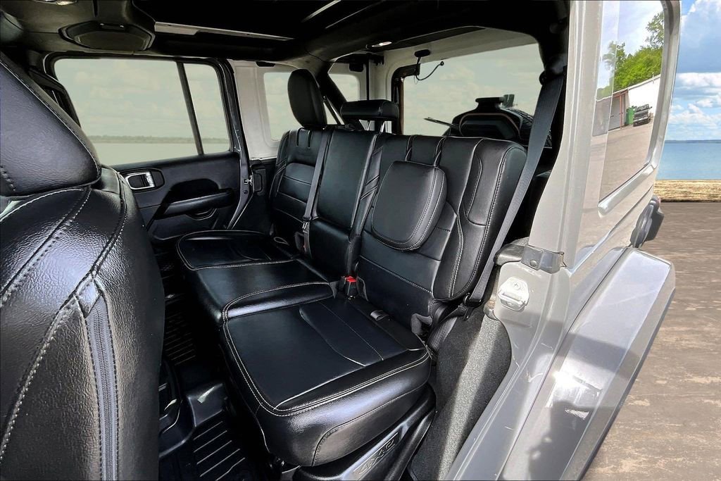 Used 2022 Jeep Wrangler Unlimited Sahara w/ Cold Weather Group image 24