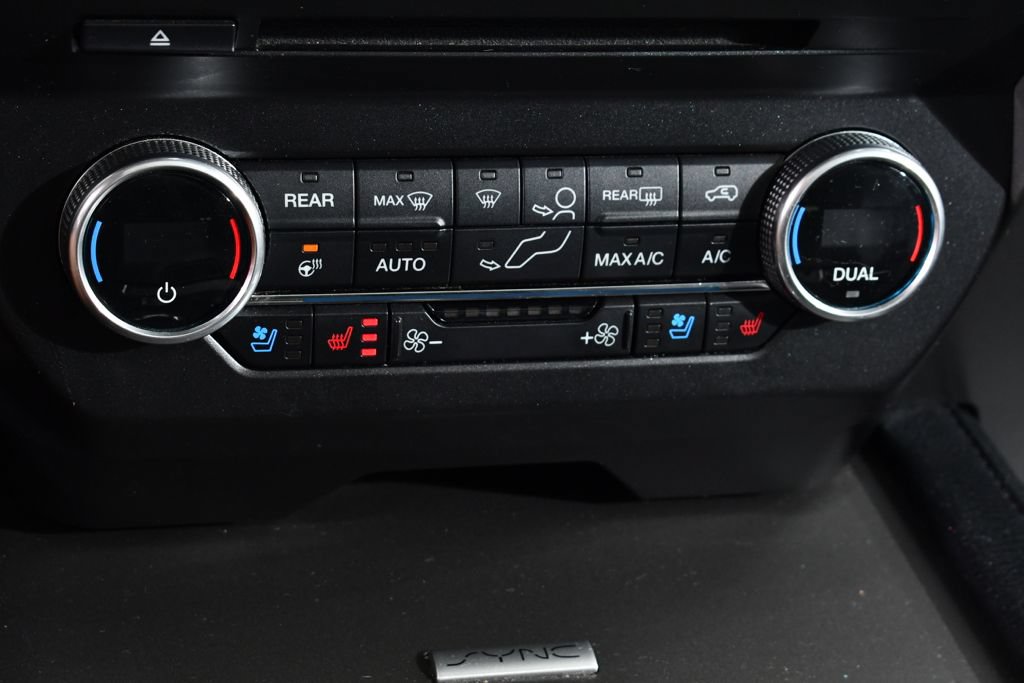 Used 2018 Ford Expedition Max XLT w/ Equipment Group 202A AWD/4WD image 31
