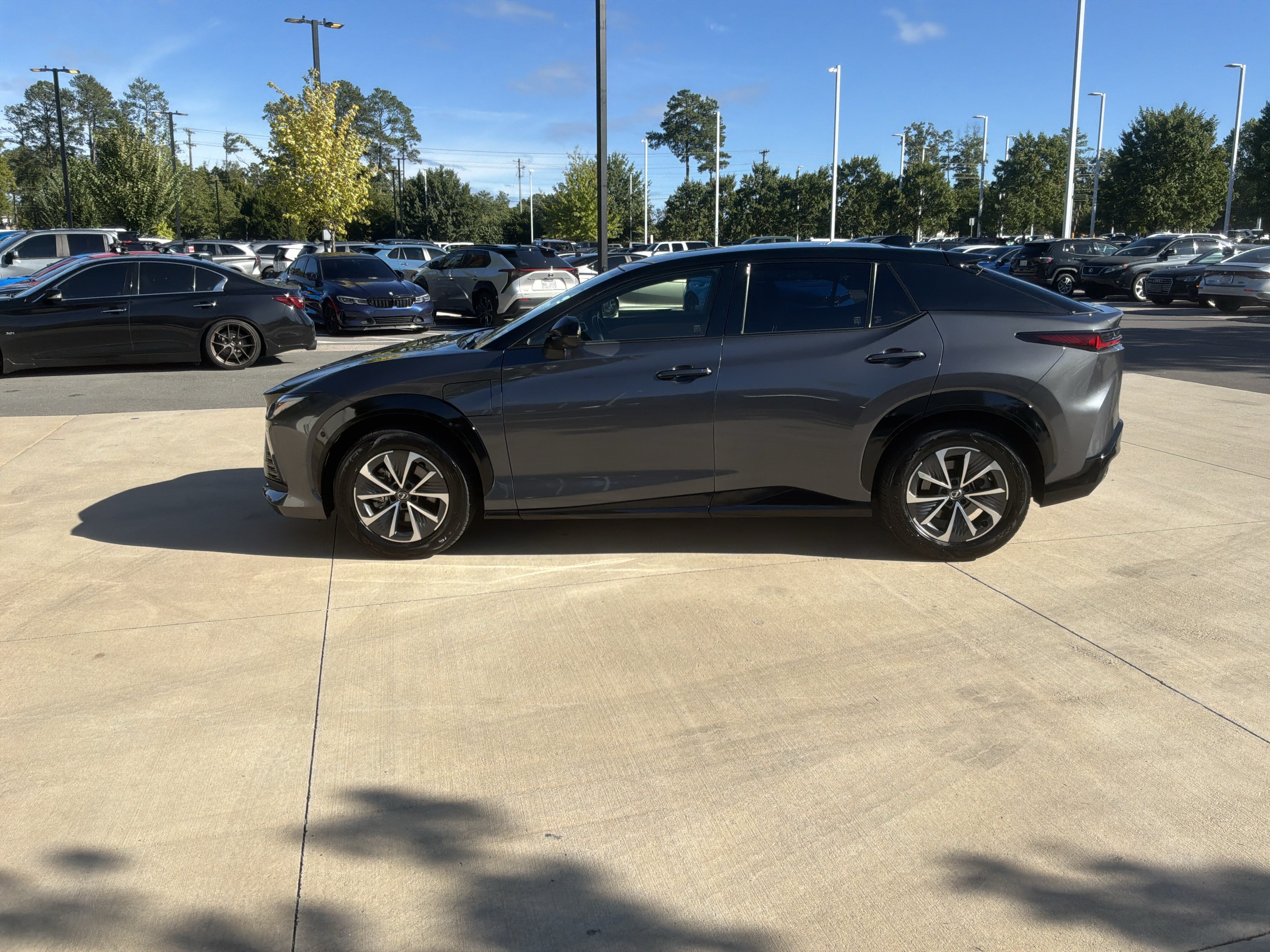 Used 2023 Lexus RZ 450e Premium w/ Technology Package AWD/4WD image 7