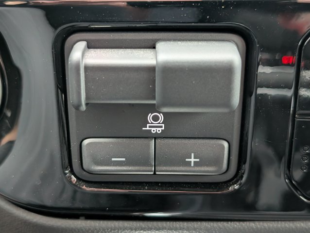 Used 2025 Chevrolet Silverado 1500 LT Trail Boss w/ Convenience Package II AWD/4WD image 21