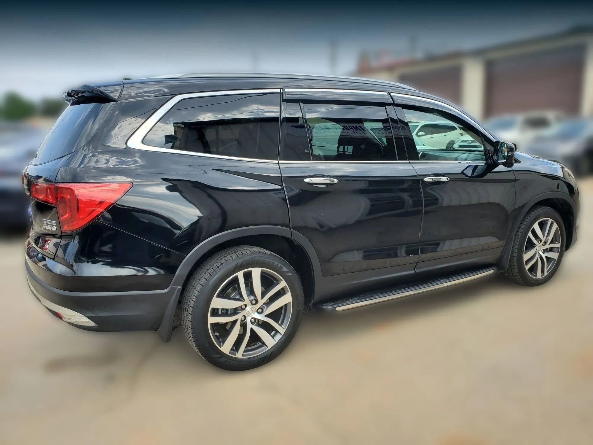 Used 2018 Honda Pilot Touring image 14