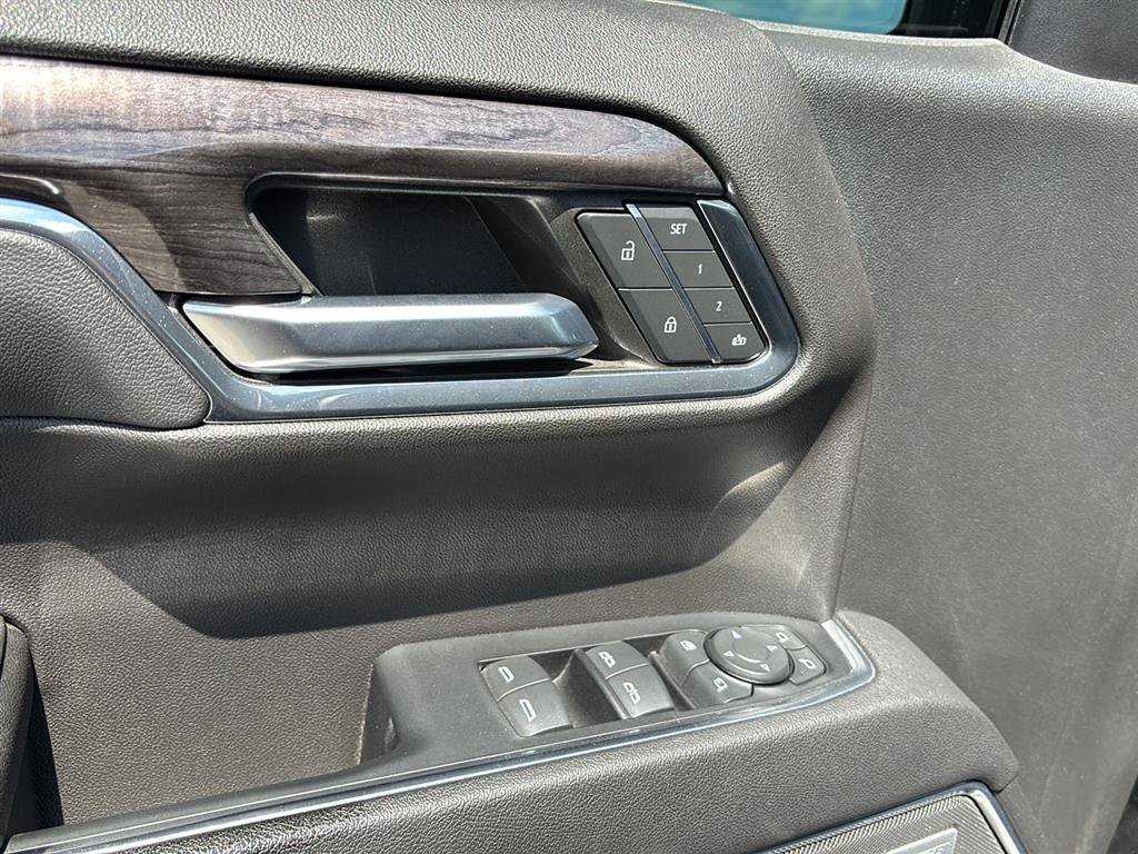 Used 2023 Chevrolet Silverado 1500 LTZ w/ LTZ Premium Package AWD/4WD image 16