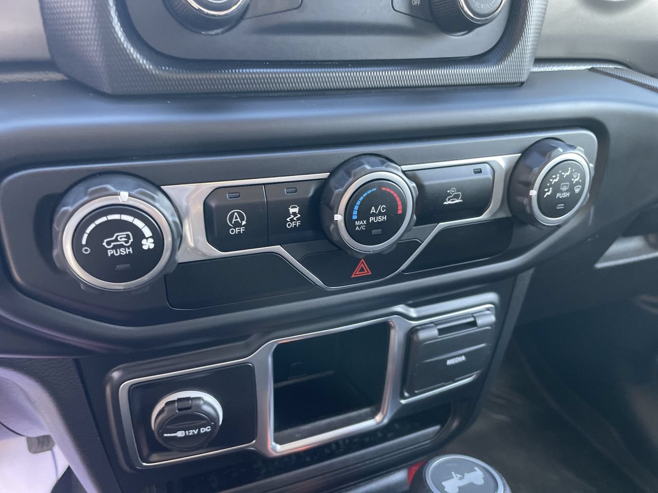 Used 2021 Jeep Wrangler Sport AWD/4WD image 34