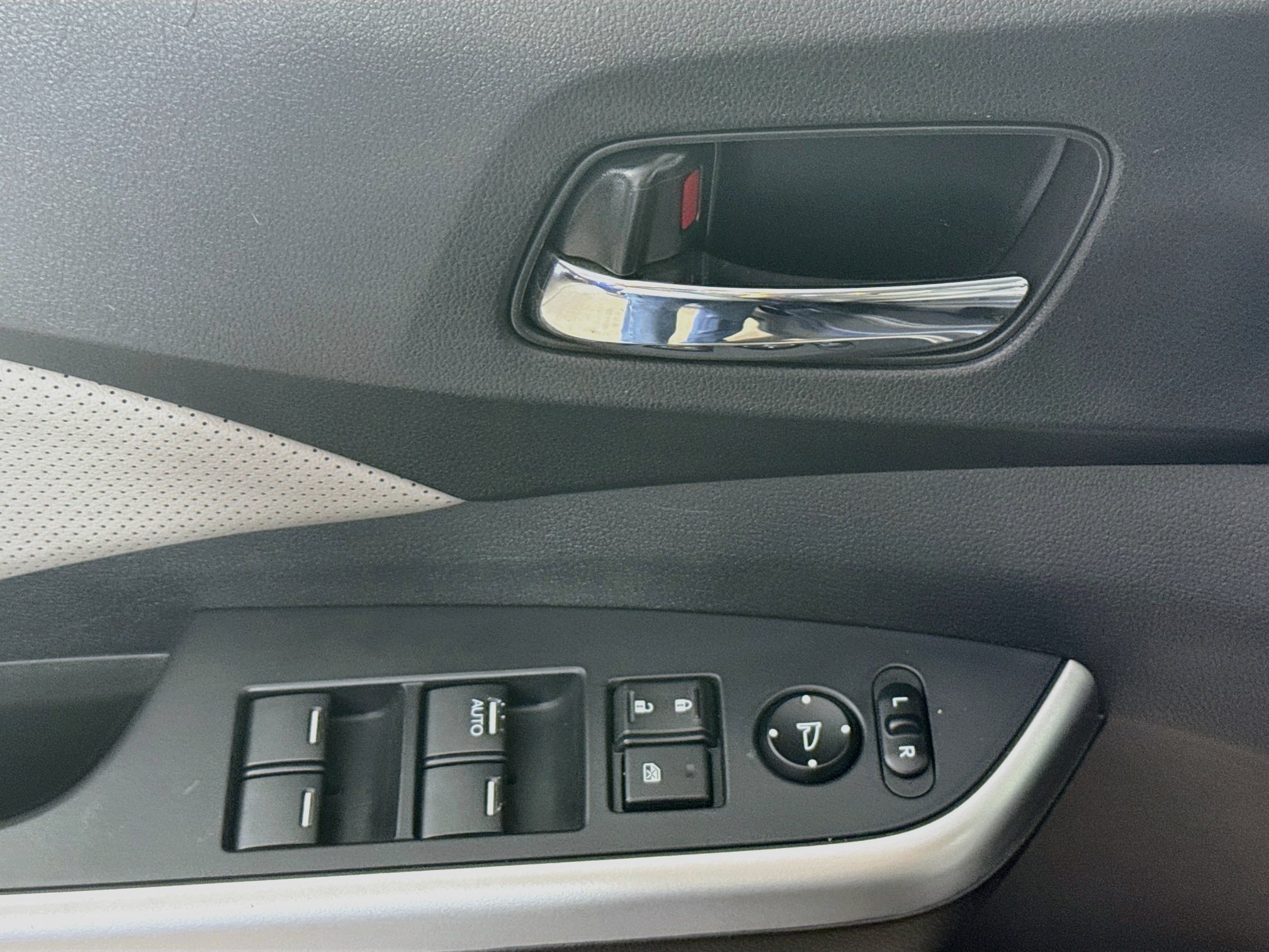 Used 2015 Honda CR-V EX-L image 20