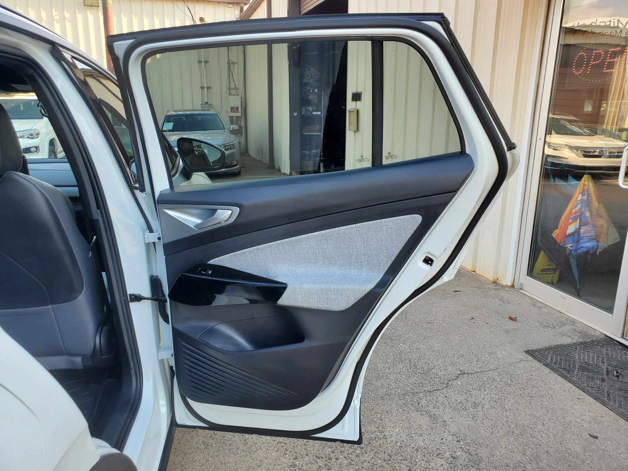 Used 2023 Volkswagen ID.4 Pro RWD image 25