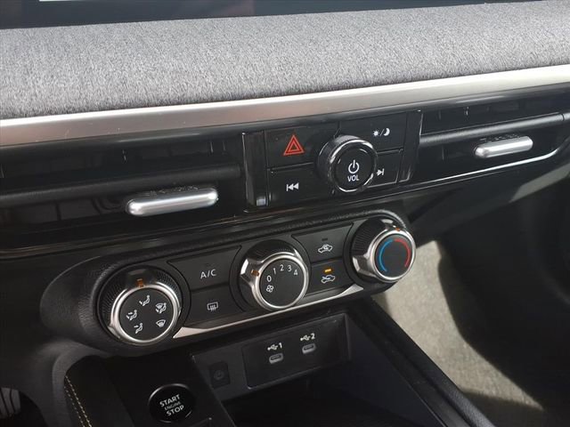 Certified 2025 Nissan Kicks SV image 11