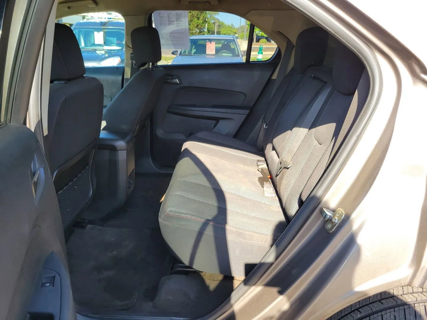 Used 2011 Chevrolet Equinox LT w/ Driver Convenience Package image 4