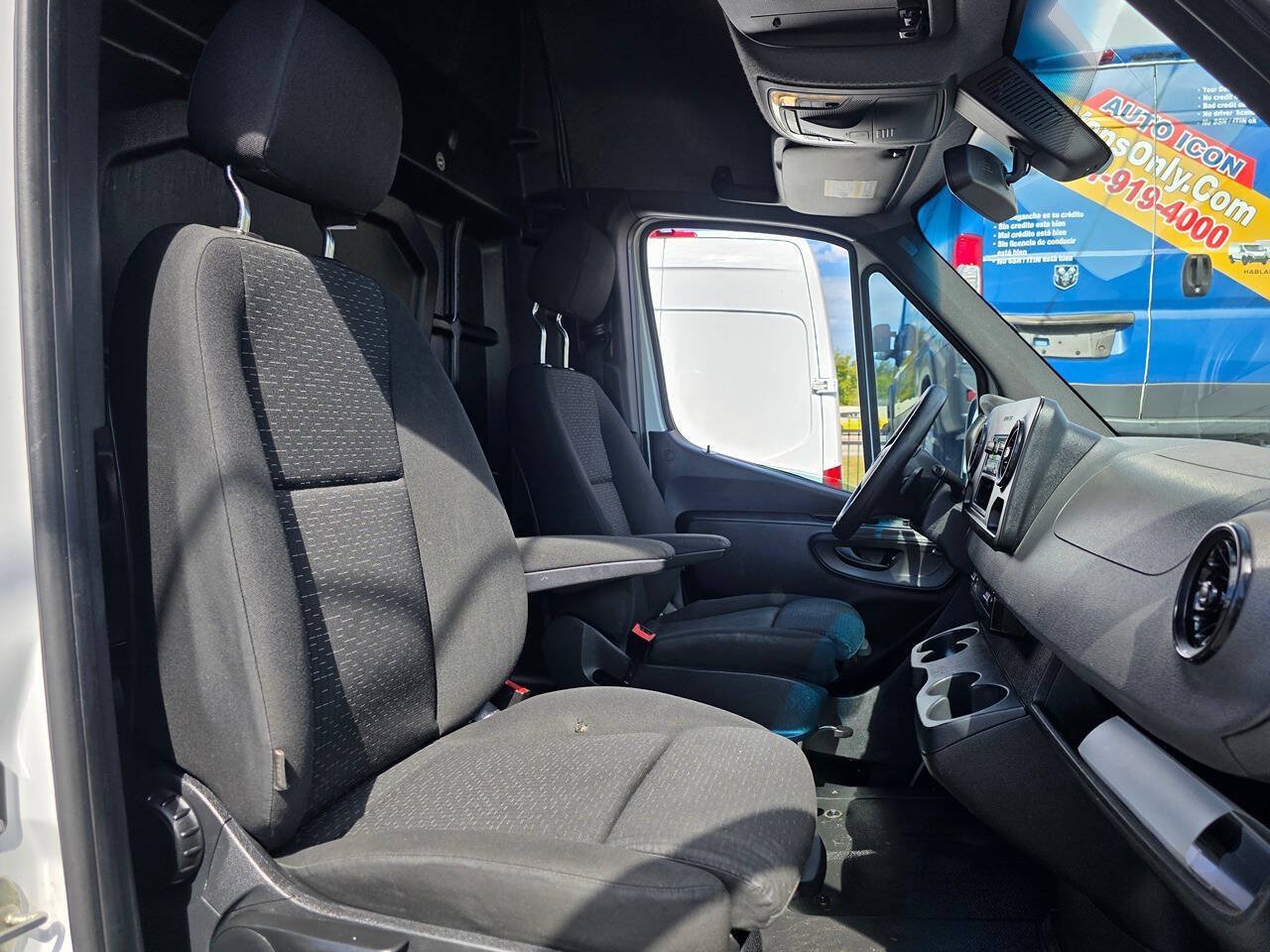 Used 2020 Mercedes-Benz Sprinter 2500 image 9