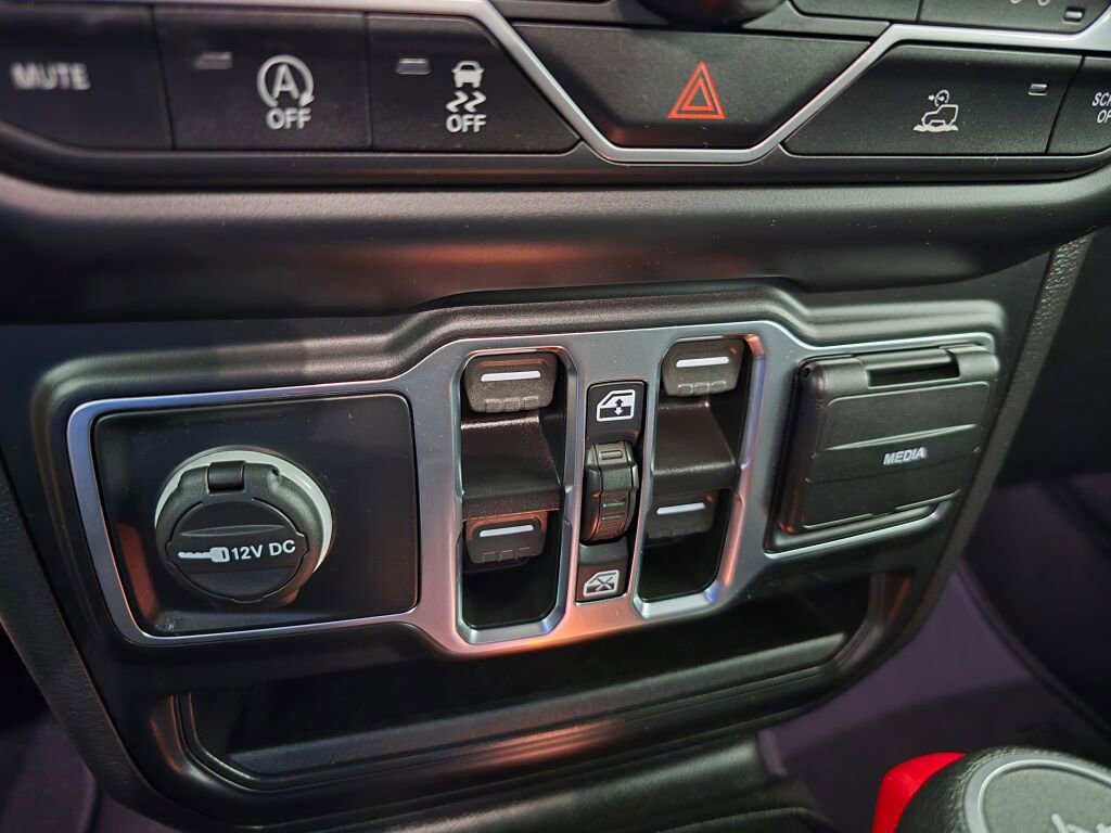 Used 2022 Jeep Wrangler Unlimited Sport image 30