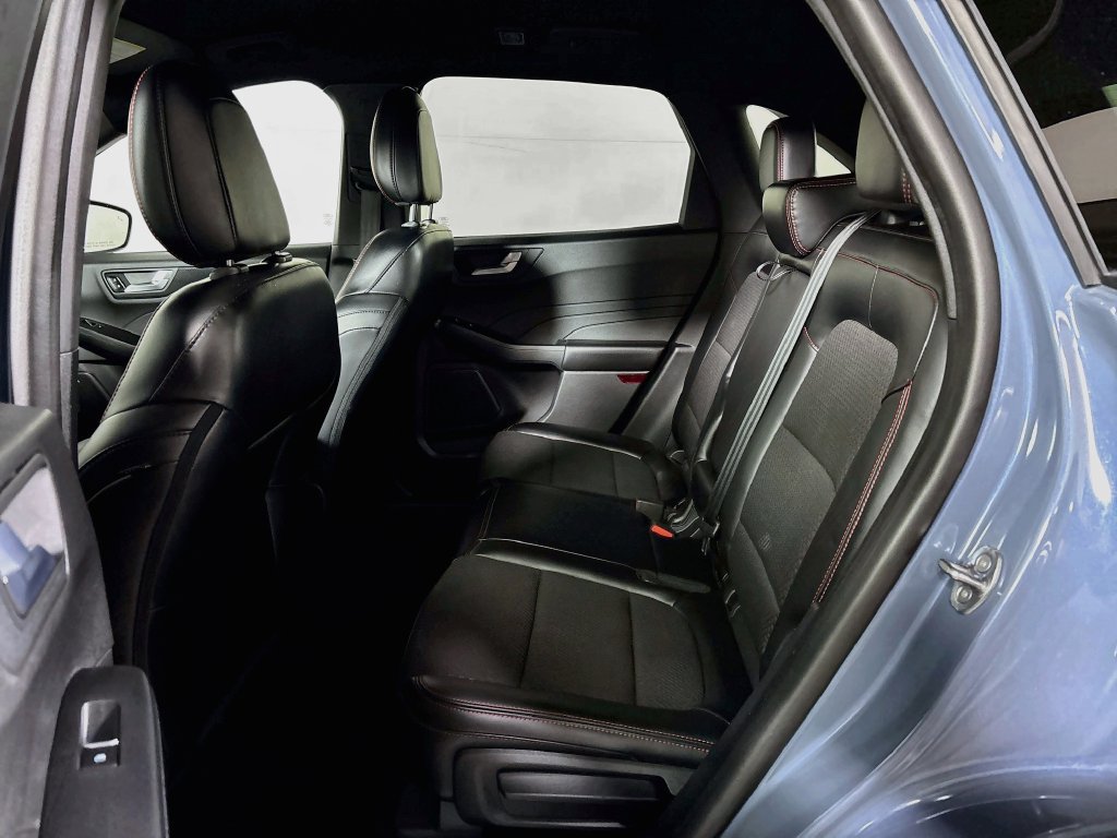 Used 2023 Ford Escape ST-Line FWD image 19