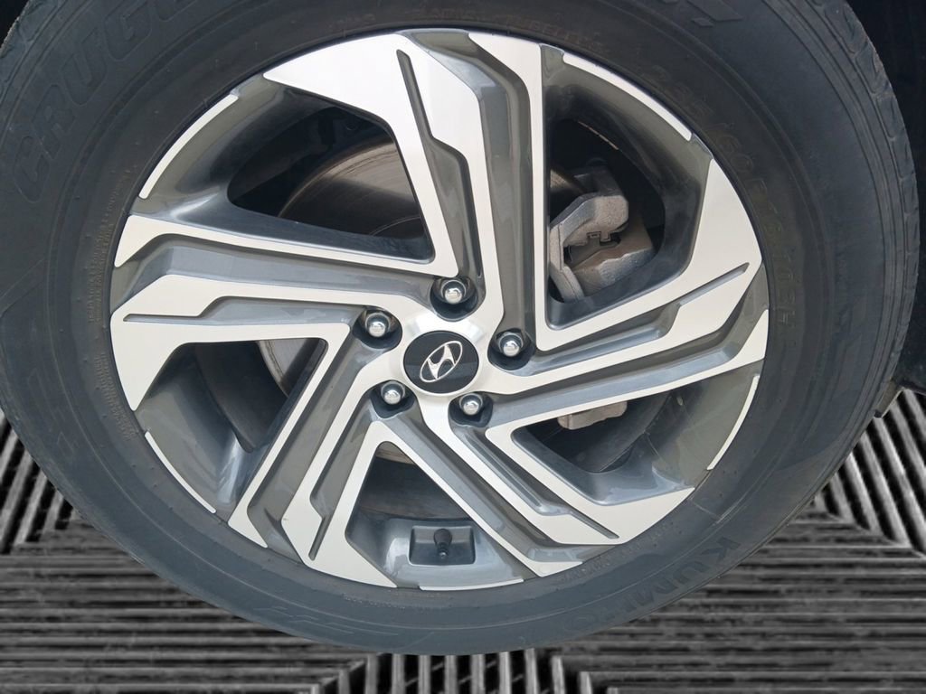 Used 2023 Hyundai Santa Fe SEL FWD image 5