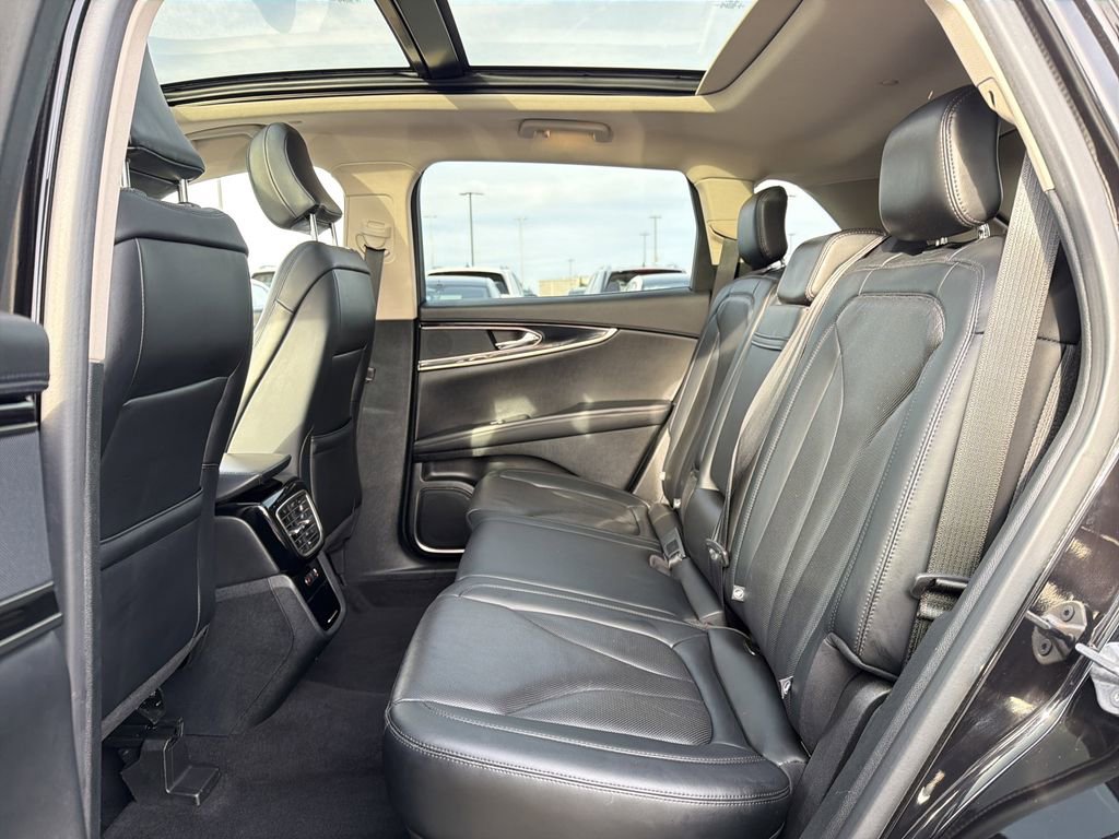 Used 2023 Lincoln Nautilus Reserve image 14