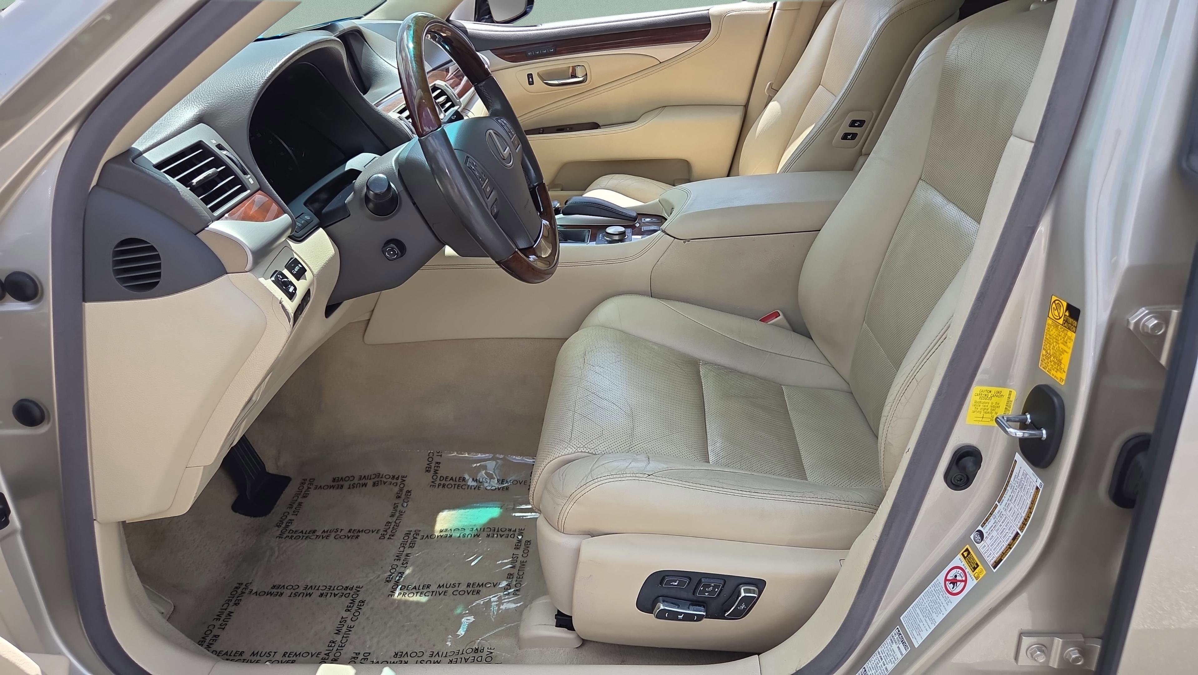 Used 2014 Lexus LS 460 AWD w/ Comfort Package image 9