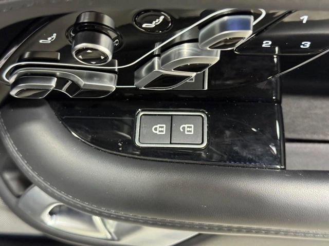 Used 2022 Land Rover Range Rover Autobiography AWD/4WD image 14
