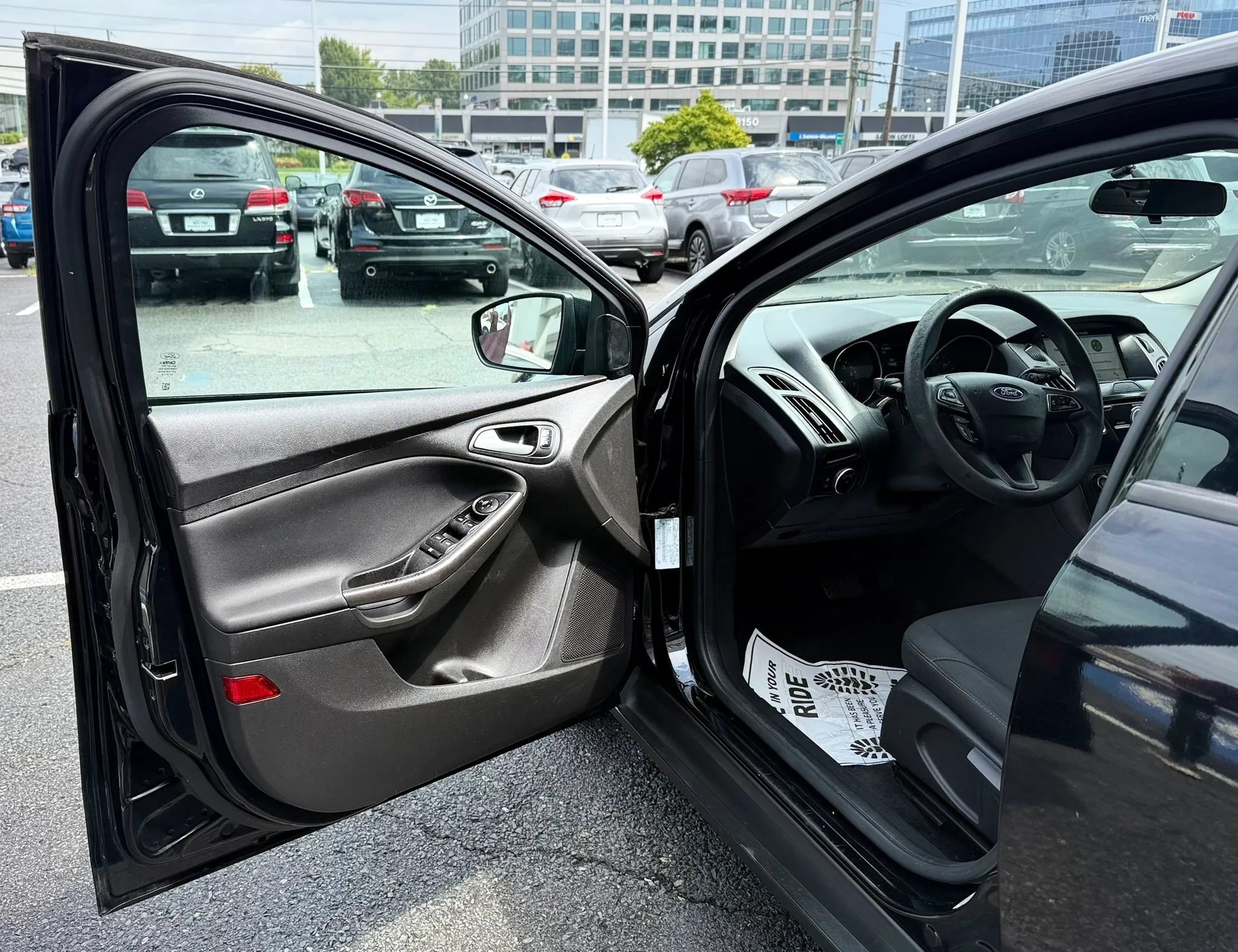 Used 2017 Ford Focus SEL FWD image 9