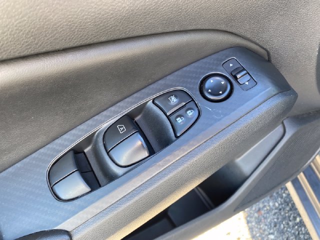 Used 2025 Nissan Altima 2.5 SV FWD image 16