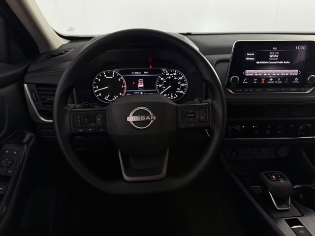 Used 2025 Nissan Rogue S FWD image 20