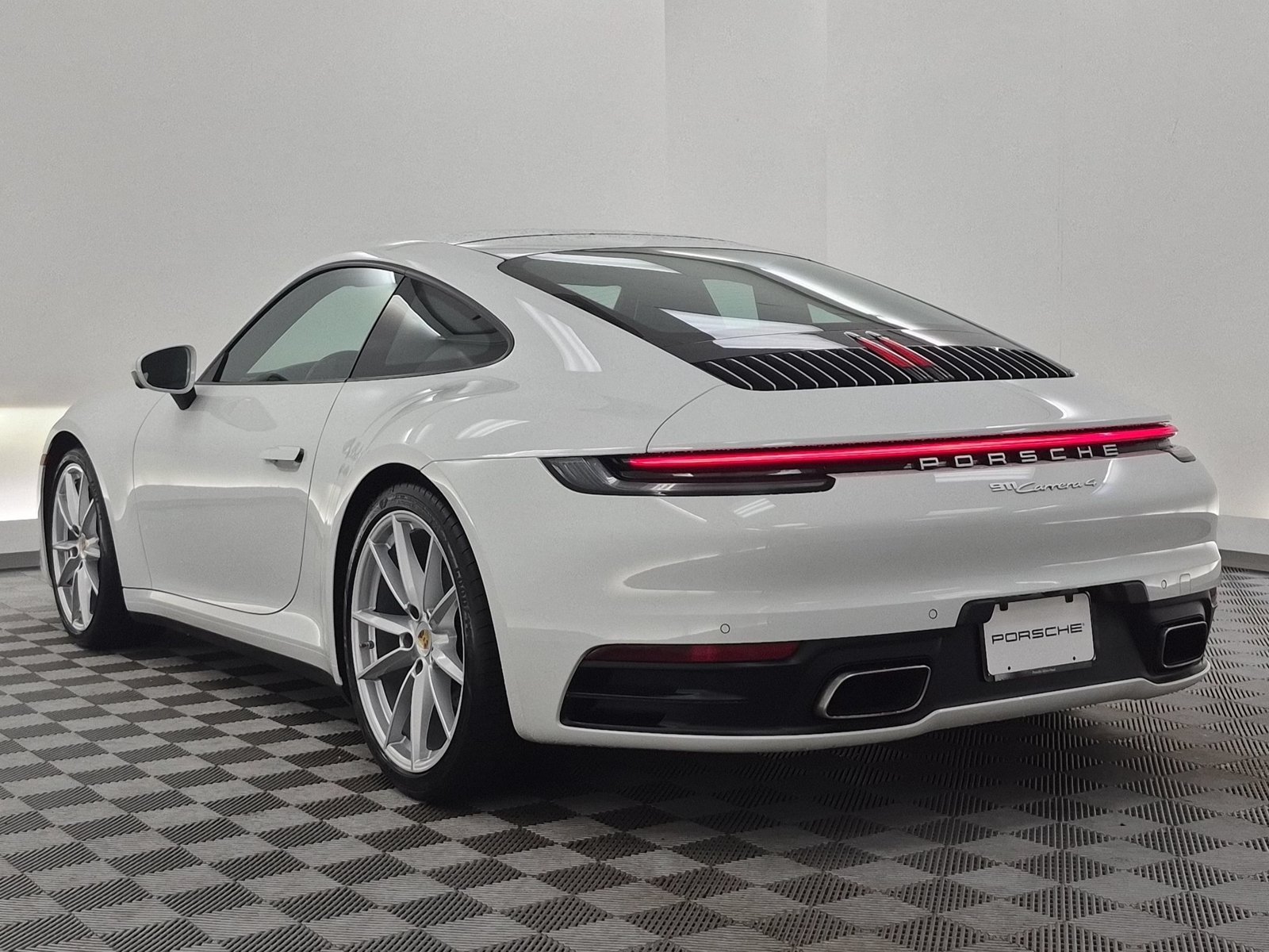 Certified 2024 Porsche 911 Carrera 4 AWD/4WD image 3