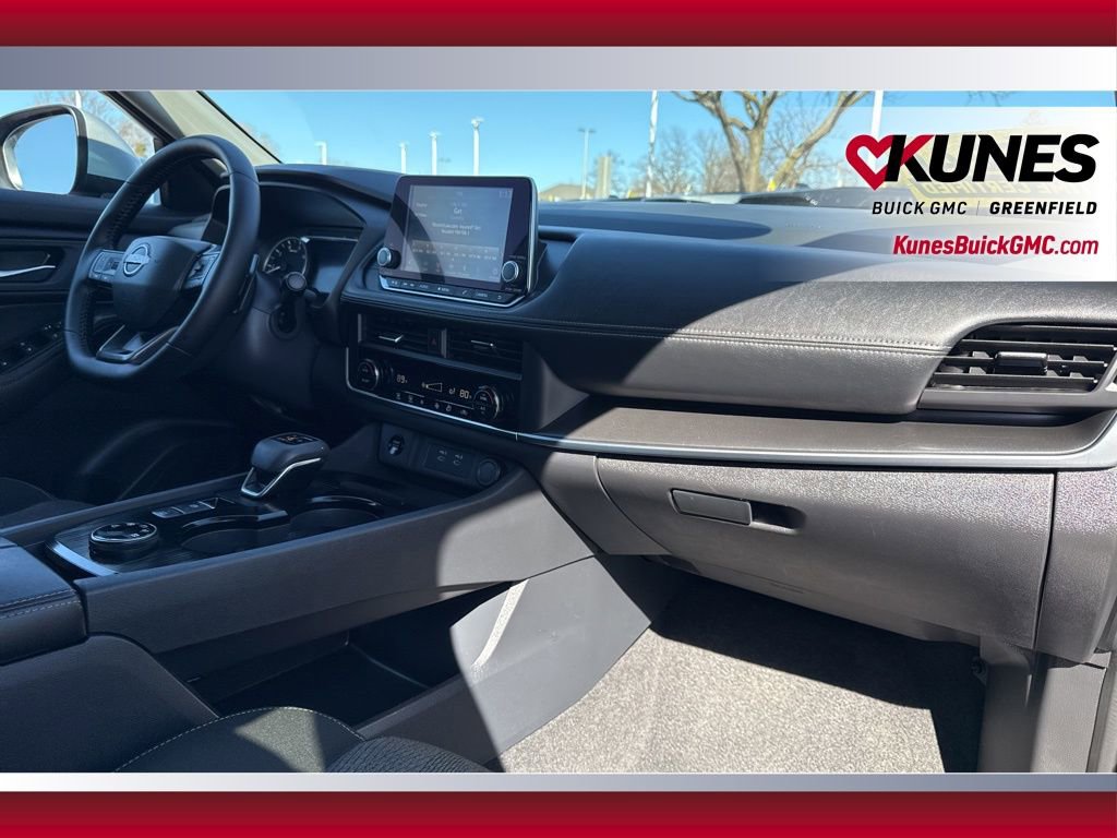 Used 2025 Nissan Rogue SV AWD/4WD image 37