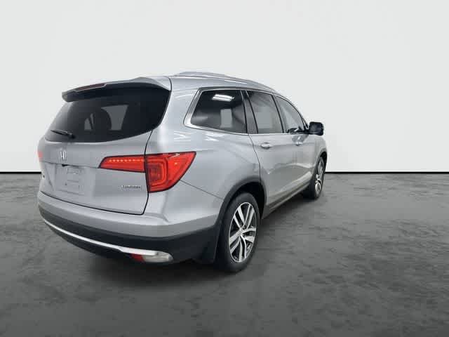 Used 2018 Honda Pilot Touring image 3