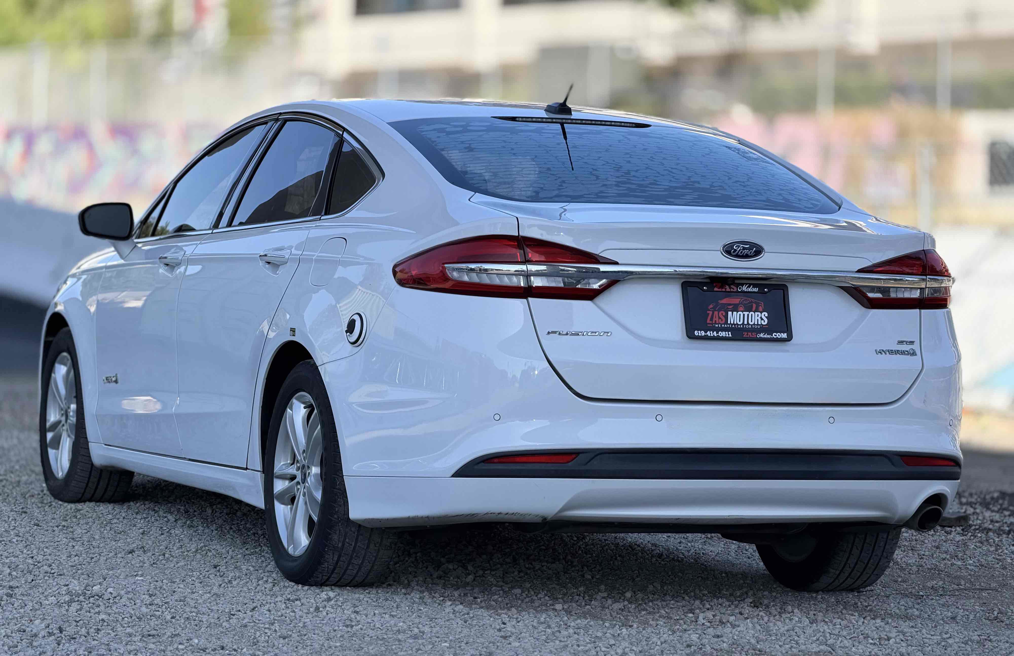 Used 2018 Ford Fusion SE w/ Equipment Group 602A FWD image 8